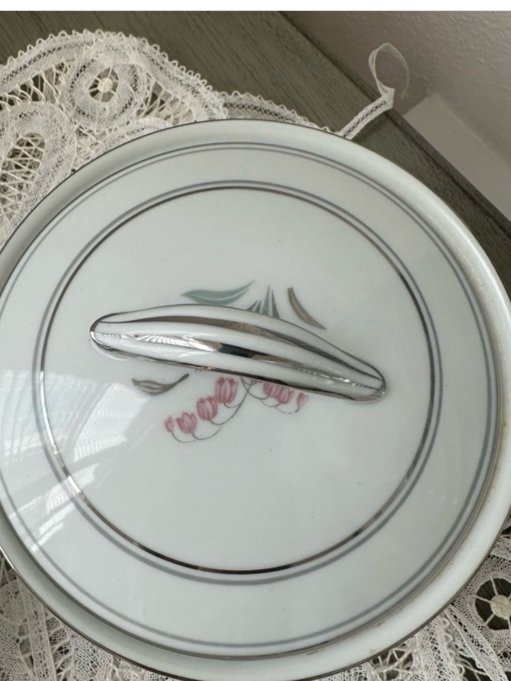 Noritake "Crest" Sugar Bowl with Lid and Creamer / Japan - Picture 3 of 4